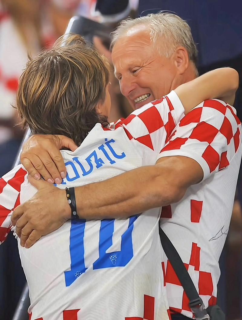 《英魂之刃》“咏魂神巫”皮肤上新！超值活动礼包返场