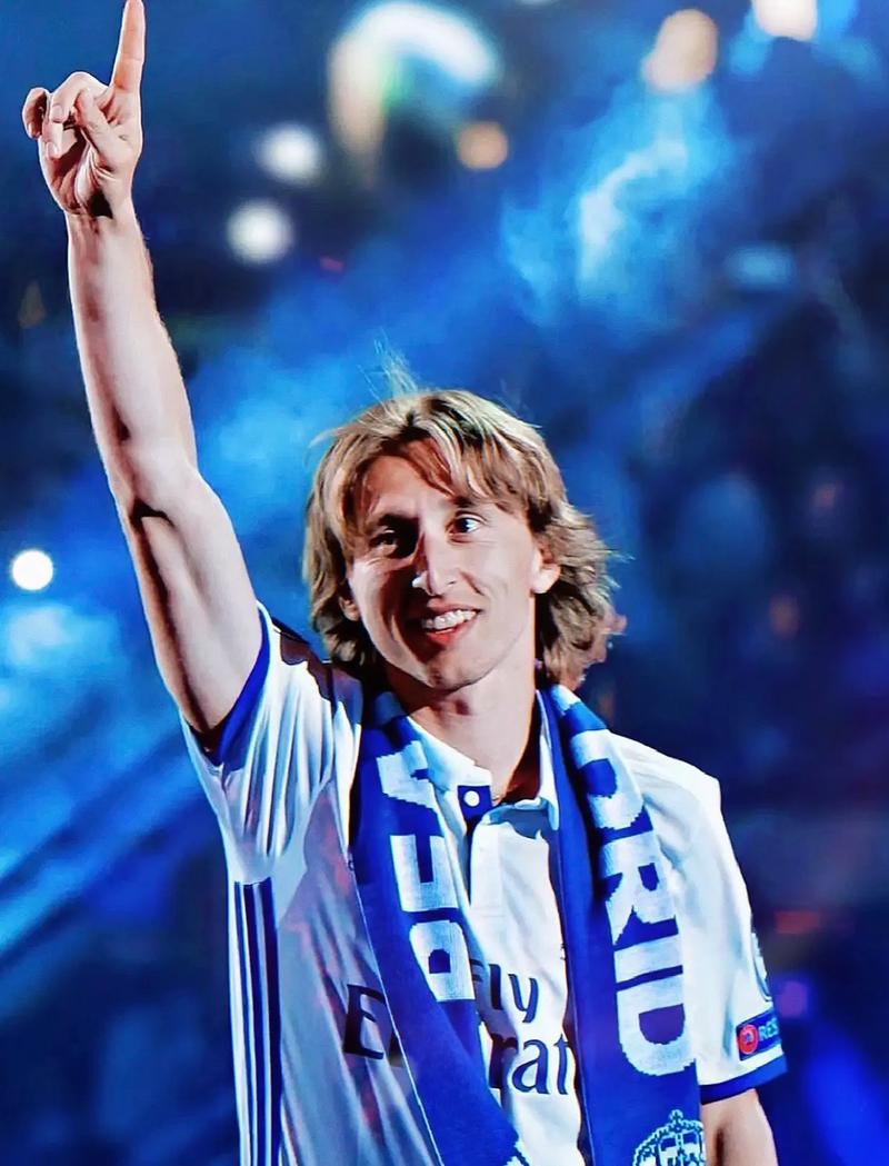 莱昂纳德24+12击退勇士！三分8中0丢制胜球险背锅 率快船近8战7胜